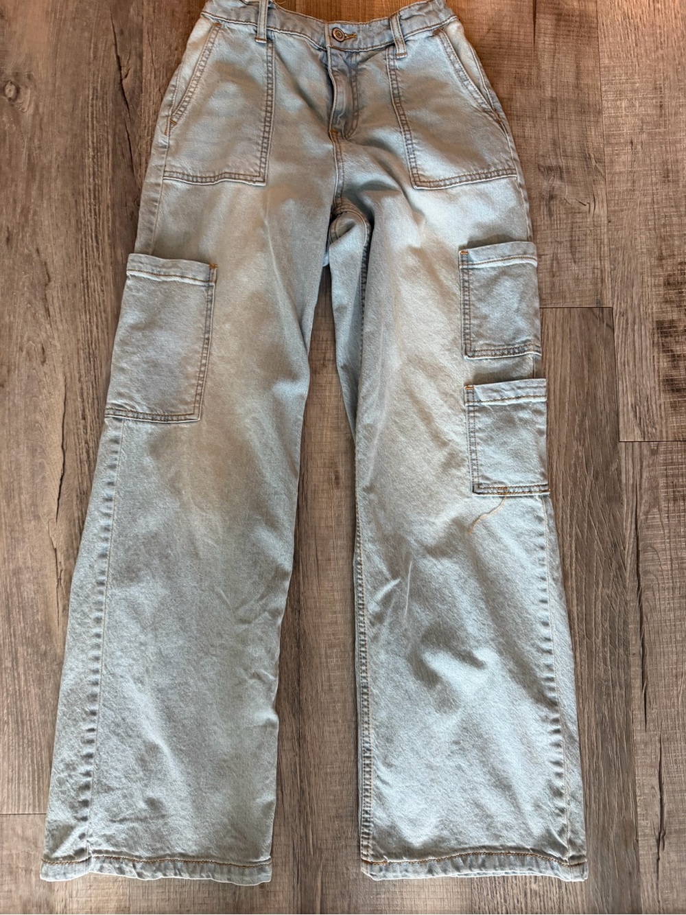 Light Wash Carpenter Jeans with Utility Pockets